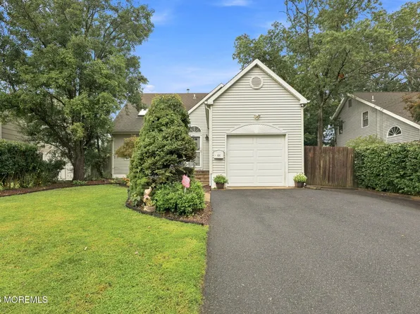 44 East Drive, Toms River, NJ 08753
