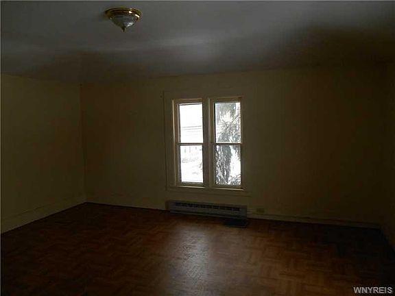 4th image of 8923 Lower St