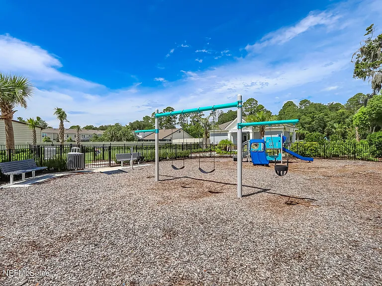 280 Anthony Dr — Photo 39