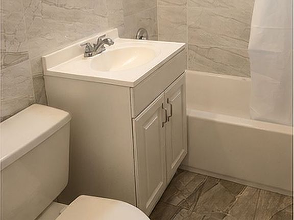 5th image of 67-25 Dartmouth St #3M