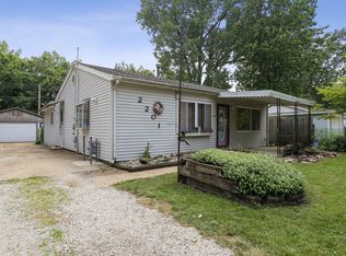 2201 Southwood Dr, Champaign, IL