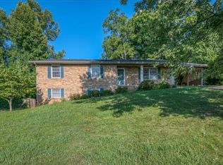 1040 Starling Dr, Kingsport, TN 37660