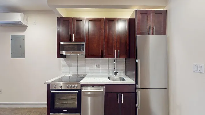 Rented by Bond New York | media 5