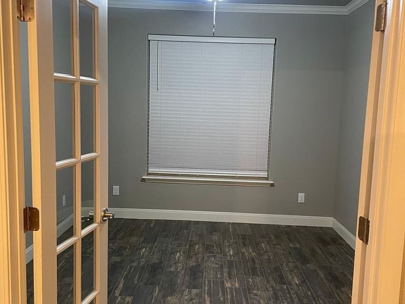 3rd image of 15 Case Ln