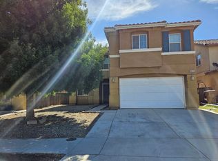 8975 Guadalupe Ave, Oak Hills, CA 92344