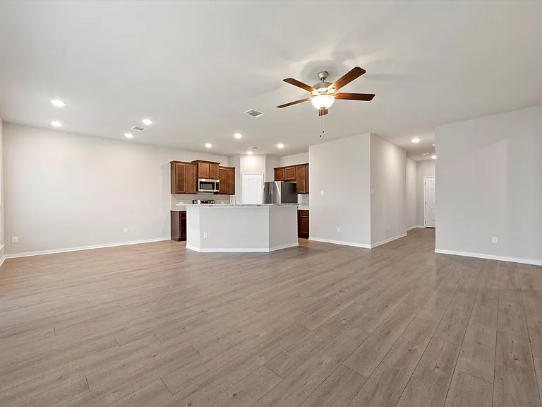 7445 Garden Glen Dr — Photo 9