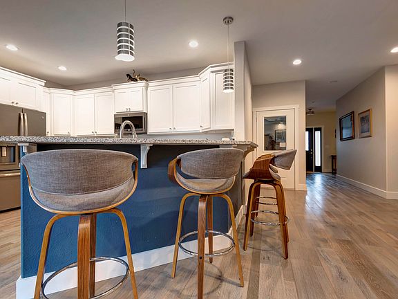 4th image of 65 Deer Park Cir