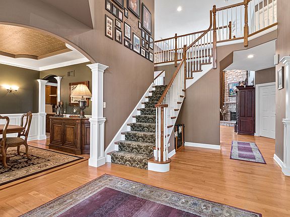 5th image of 10432 Sutton Dale Ln