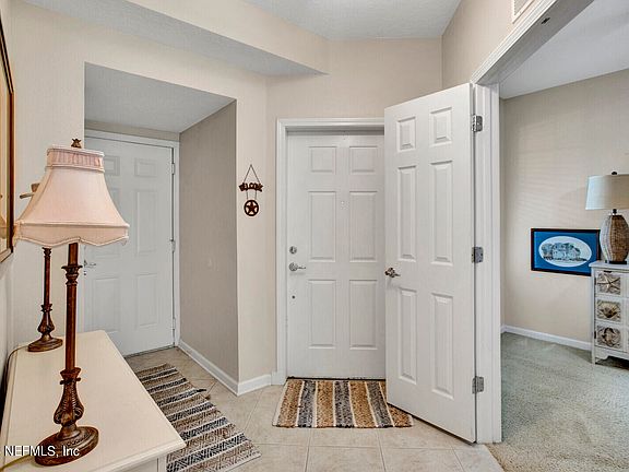 4th image of 6569 WHITE BLOSSOM Circle #7C