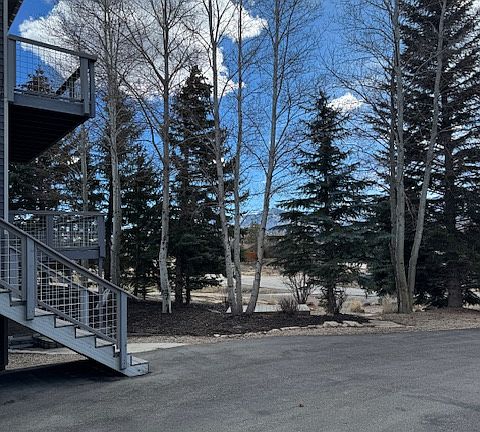 2nd image of 6200 Snowview Dr
