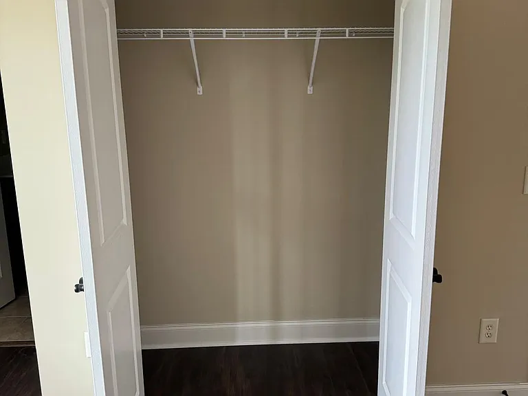 610 Grays Pointe Ct — Photo 22