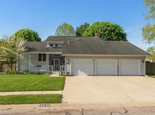 4651 Monterey Dr, Columbus, IN 47203