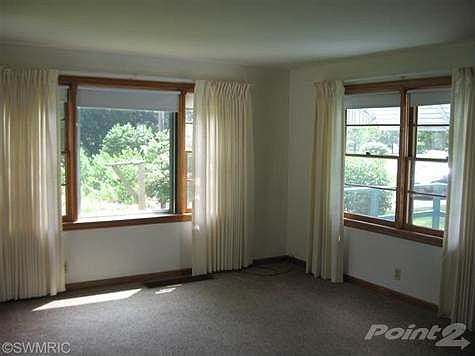 3rd image of 2747 Lincoln Ave