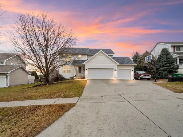 4530 Zilker Dr, Pleasant Hill, IA 50327
