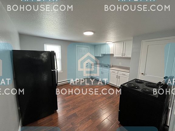 3rd image of 3202 McArthur Dr APT 3