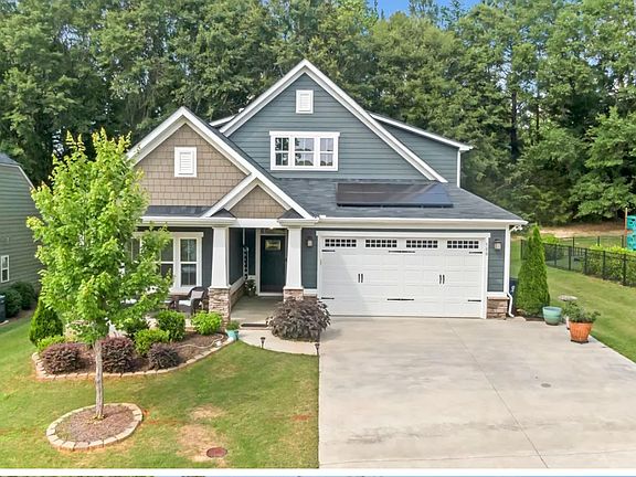 2nd image of 500 Briar Oaks Ln