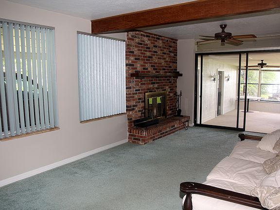 Family Room, Fireplace