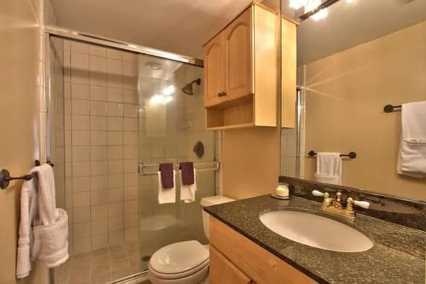 500 Glenwood Cir #413 — Photo 18