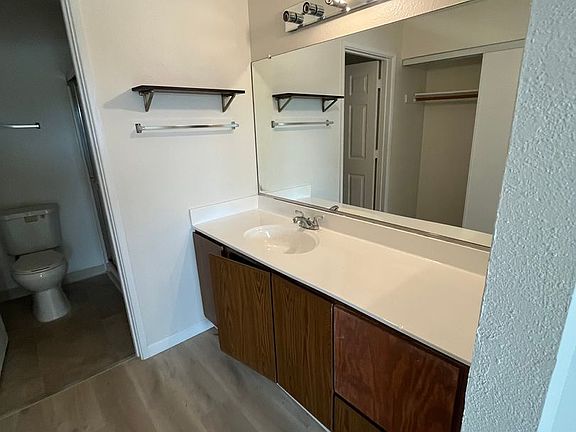 3rd image of 127-139 Rancho Dr #400