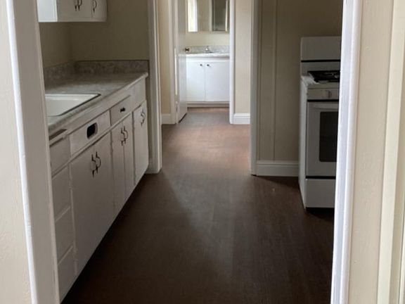 3rd image of 501 Catherine St #A