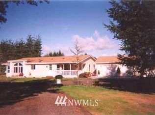 717 N Washington Ave, Cosmopolis, WA 98537