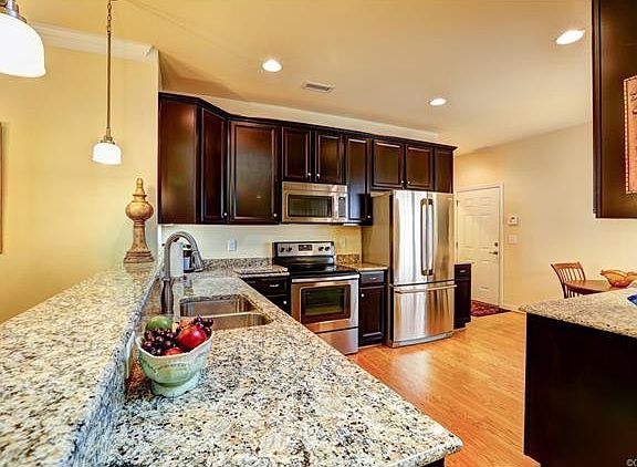 5th image of 907 Morattico Cir #907