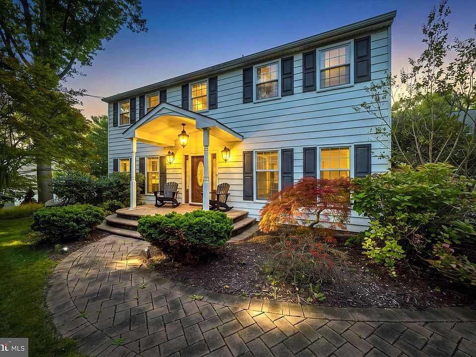 1st image of 48 Bridle Brook Ln