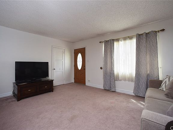5th image of 11343 Hermes St