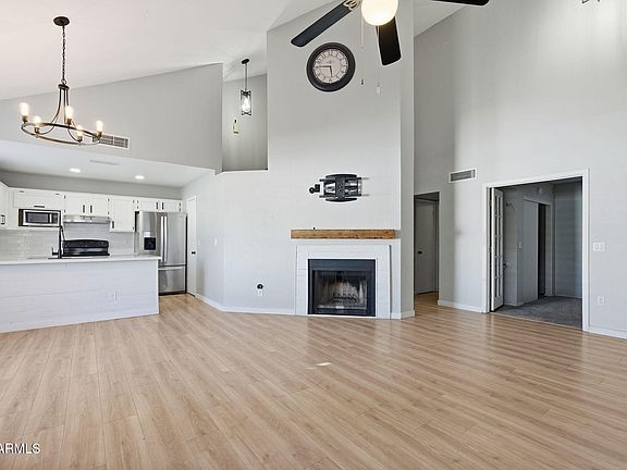 5th image of 3850 W ELGIN Street