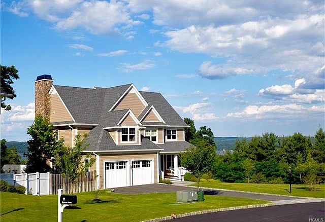 1st image of 15 Riverton Dr