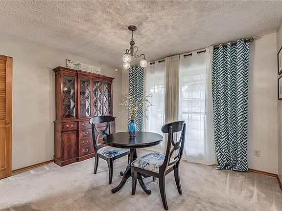 5th image of 536 Doubletree Dr