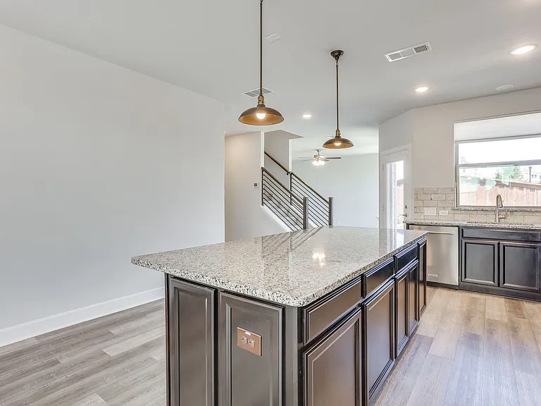 14228 Walsh Ave — Photo 5