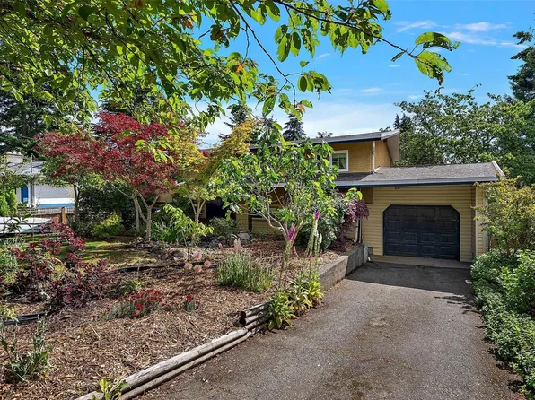 6395 Sunnyslope Dr, Central Saanich, BC V8Z 5Y4