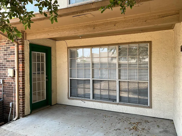 12828 Woodbend Ct — Photo 39