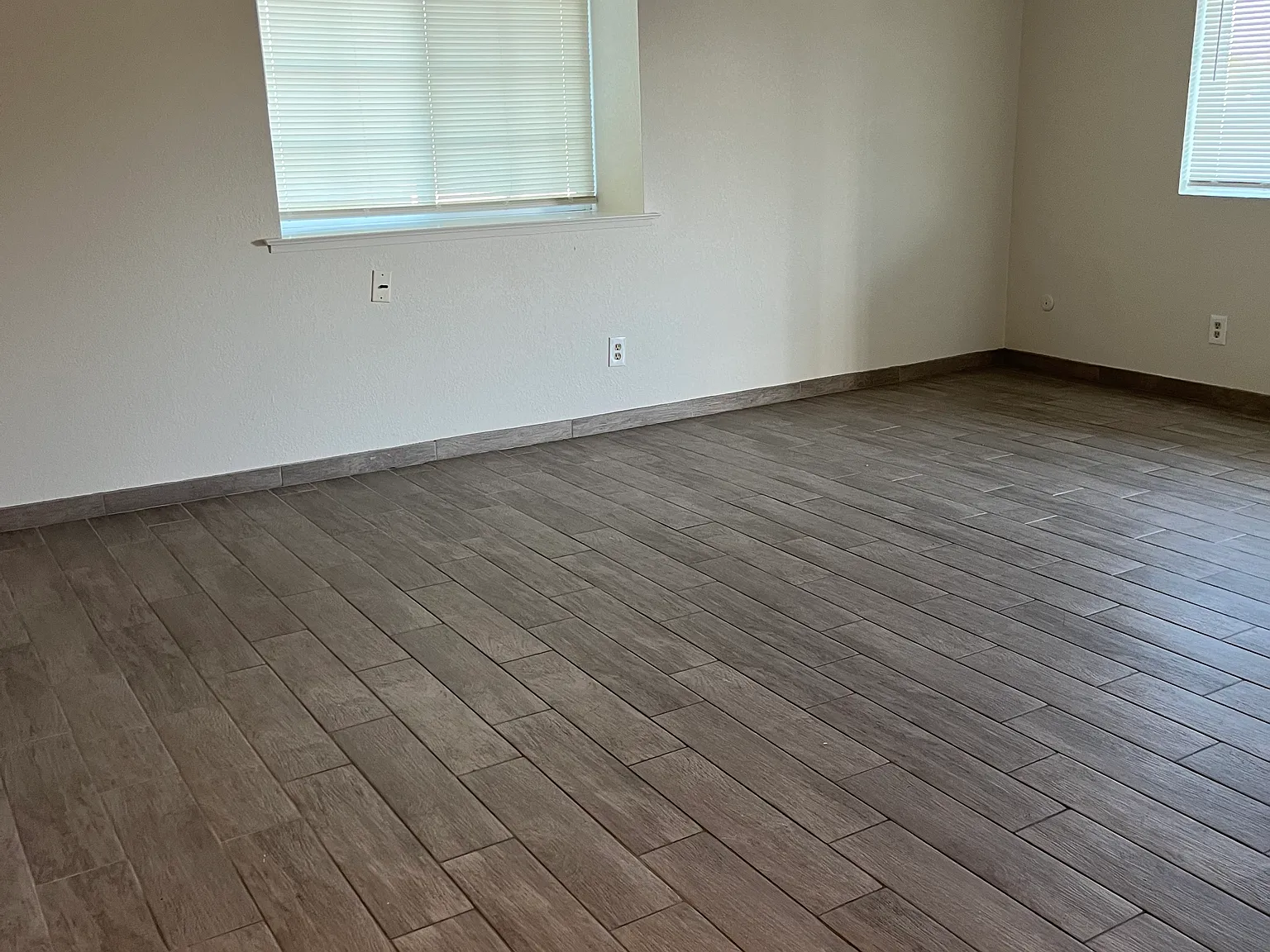 2 bed, 800 sqft, $1,400 — Photo 2
