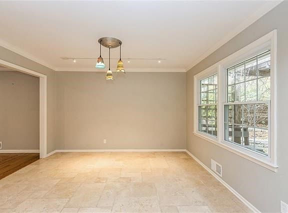 5th image of 5200 W 81st St