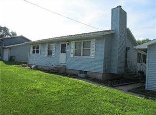 1426 Ruth St, Waterloo, IA 50707