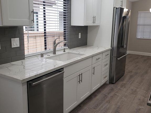 5th image of 4091 Tynebourne Cir