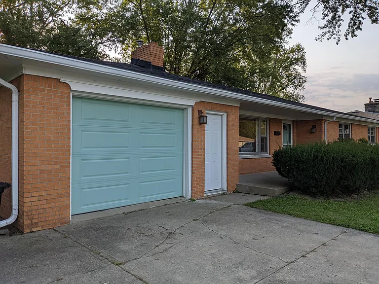 517 Simmons St — Photo 2