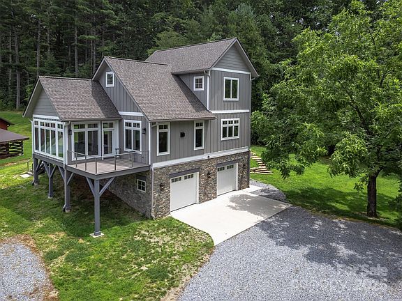 6th image of 326 Golden Valley Dr