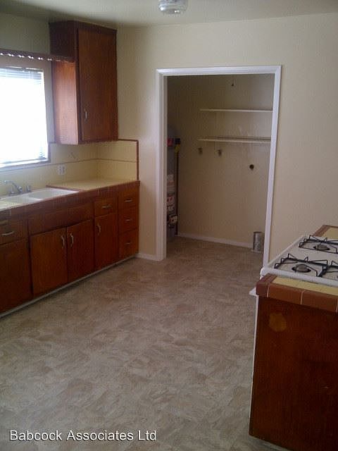 1st image of 523 W 17th St APT 2