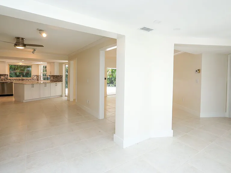 2901 Crayton Rd — Photo 32