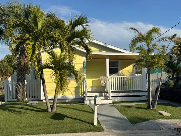 342 Boca Ciega Dr, Madeira Beach, FL 33708