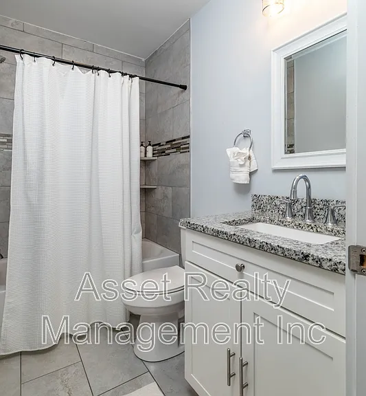 301 E Quincy Ave — Photo 22