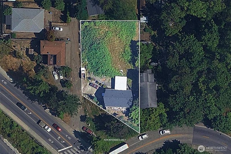 3rd image of 1924 S Graham Street