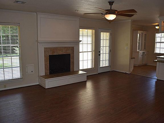 3rd image of 14111 Piping Rock Ln