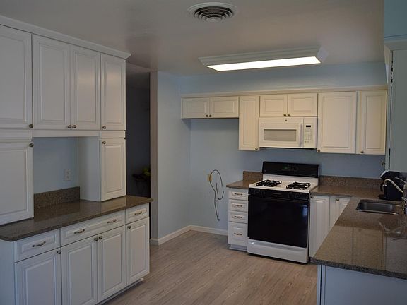 4th image of 1830 Fernwood Dr