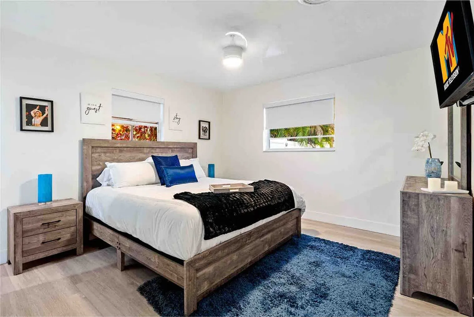 4 bed, 3.0 bath, 2594 sqft, $10,908 — Photo 3