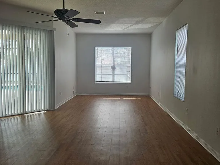 1 Emmons Ln — Photo 13