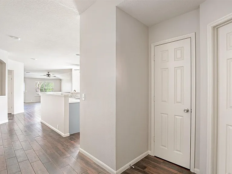 2822 Foster Hill Dr — Photo 4